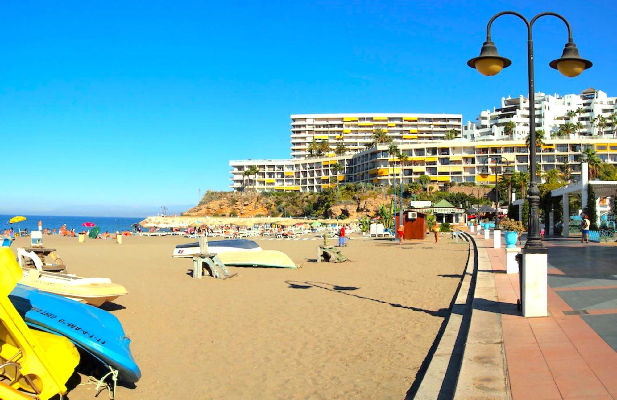 Santa Clara Modern & Exclusive Seafront Apartment Торемолинос Екстериор снимка