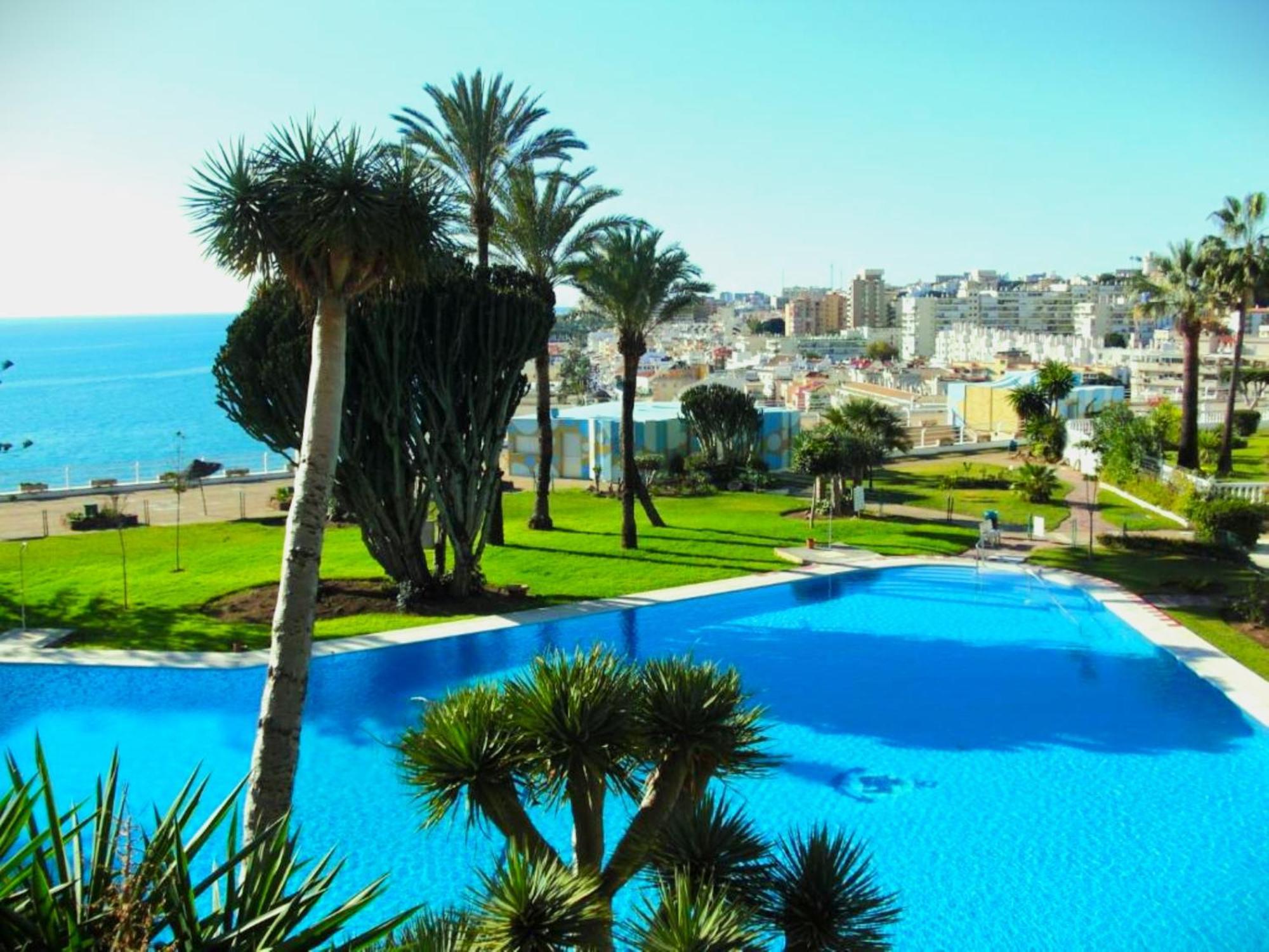 Santa Clara Modern & Exclusive Seafront Apartment Торемолинос Екстериор снимка