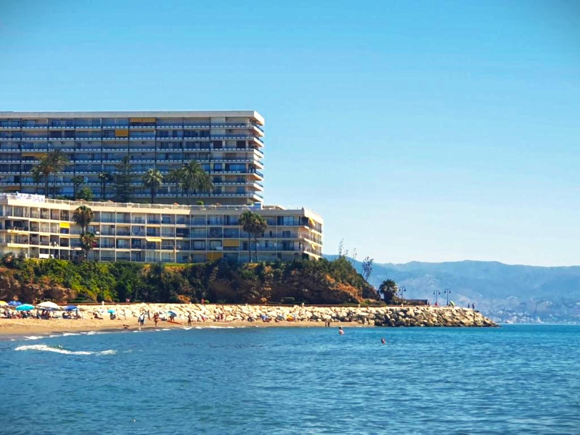 Santa Clara Modern & Exclusive Seafront Apartment Торемолинос Екстериор снимка