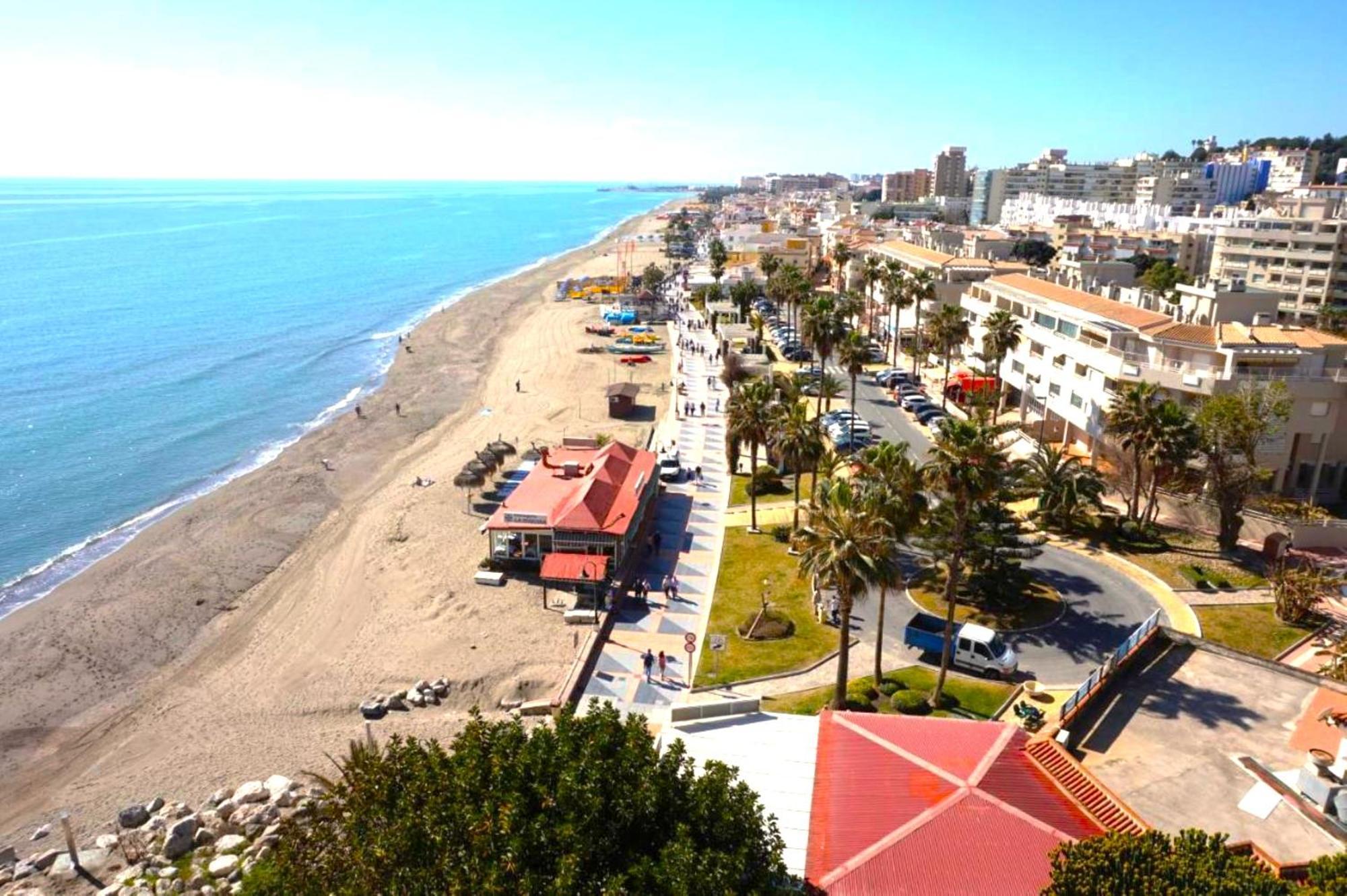 Santa Clara Modern & Exclusive Seafront Apartment Торемолинос Екстериор снимка