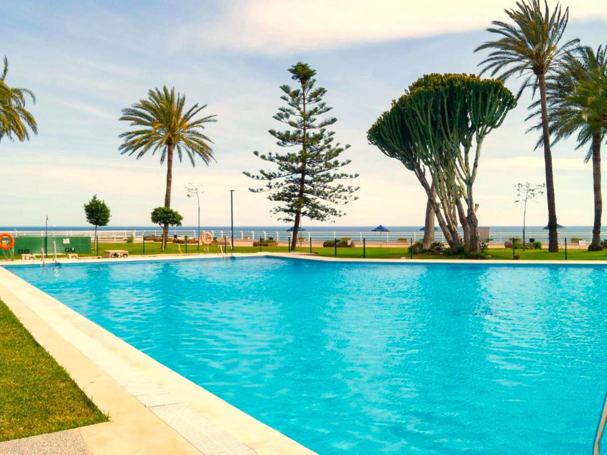 Santa Clara Modern & Exclusive Seafront Apartment Торемолинос Екстериор снимка
